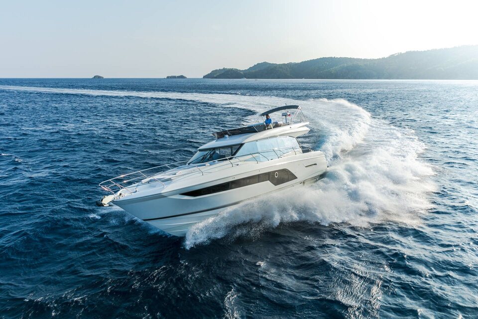 2022 590 Prestige photo 1