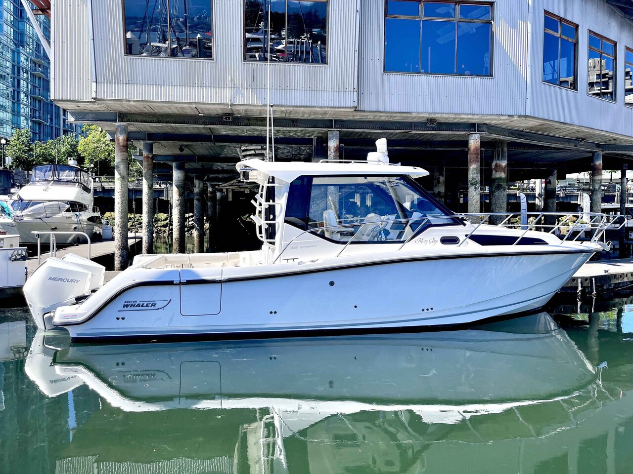 2020 Boston Whaler 325 PH photo 1