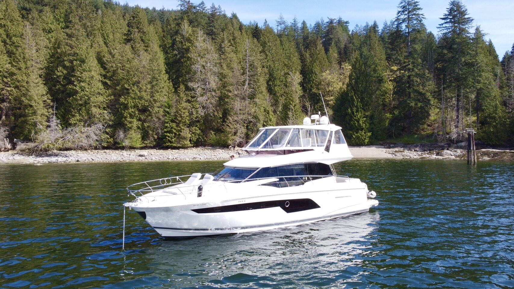 2023 Prestige 520 Fly photo 1