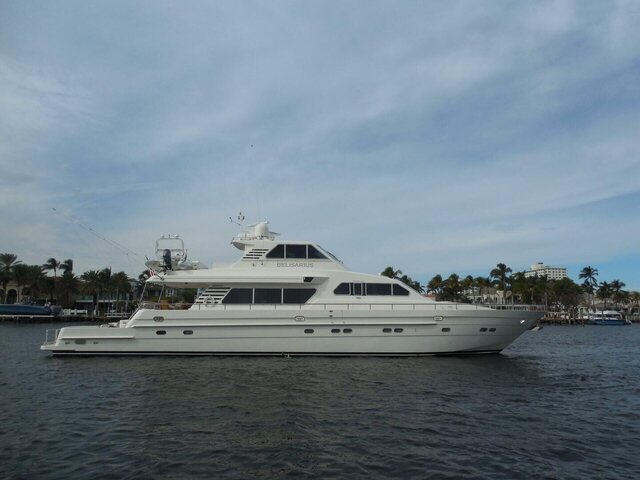 2001 Horizon 92' Cockpit Skylounge "Belisarius"