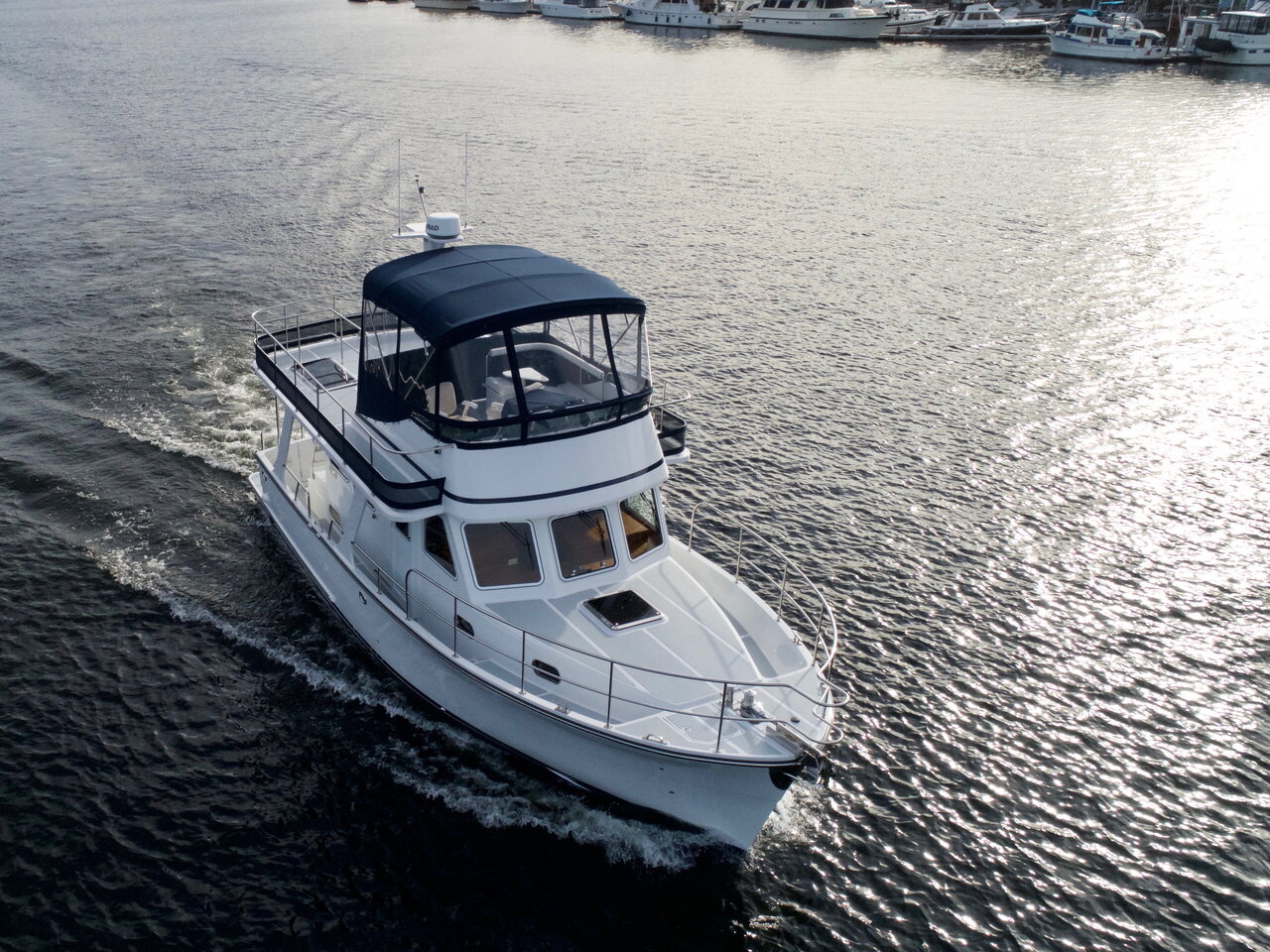 2019 Helmsman Trawlers 37 Sedan photo 1