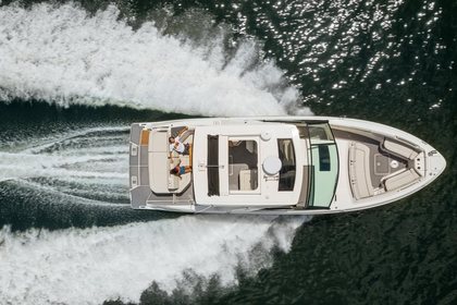 Sea Ray SLX 400 Outboard photo 7
