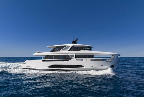 Ferretti Yachts INFYNITO 90