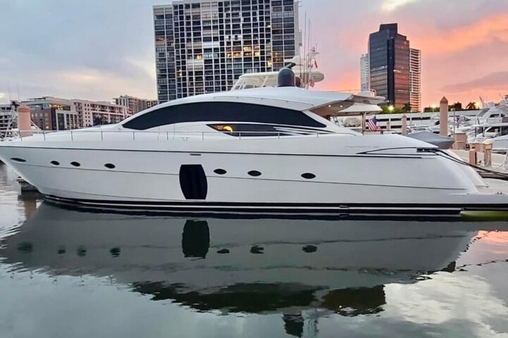 2008 Pershing 72' "Uptown Girl"
