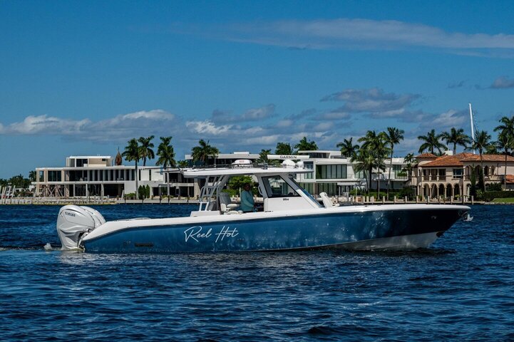 2020 Everglades 395 CC