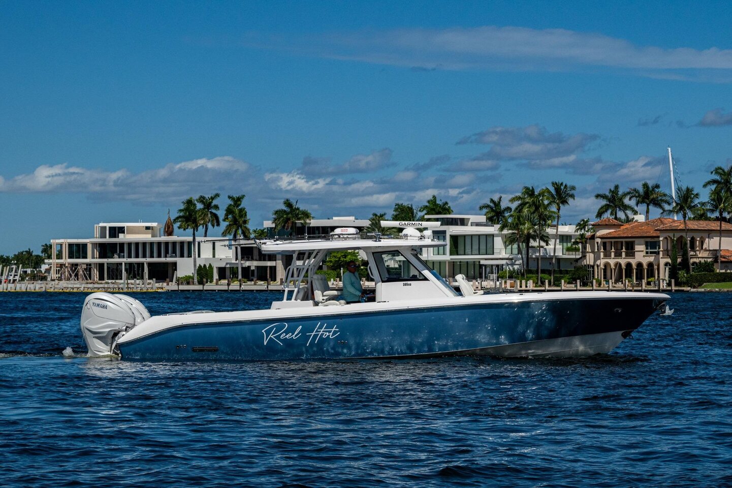 2020 Everglades 395 CC photo 1