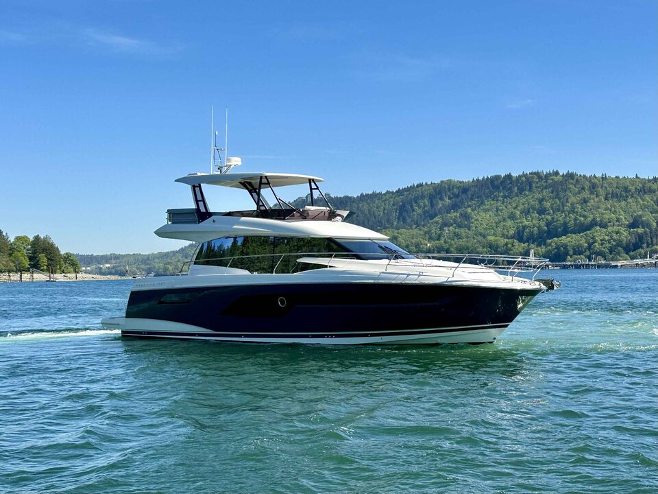 2024 Prestige F-LINE 520 photo 1