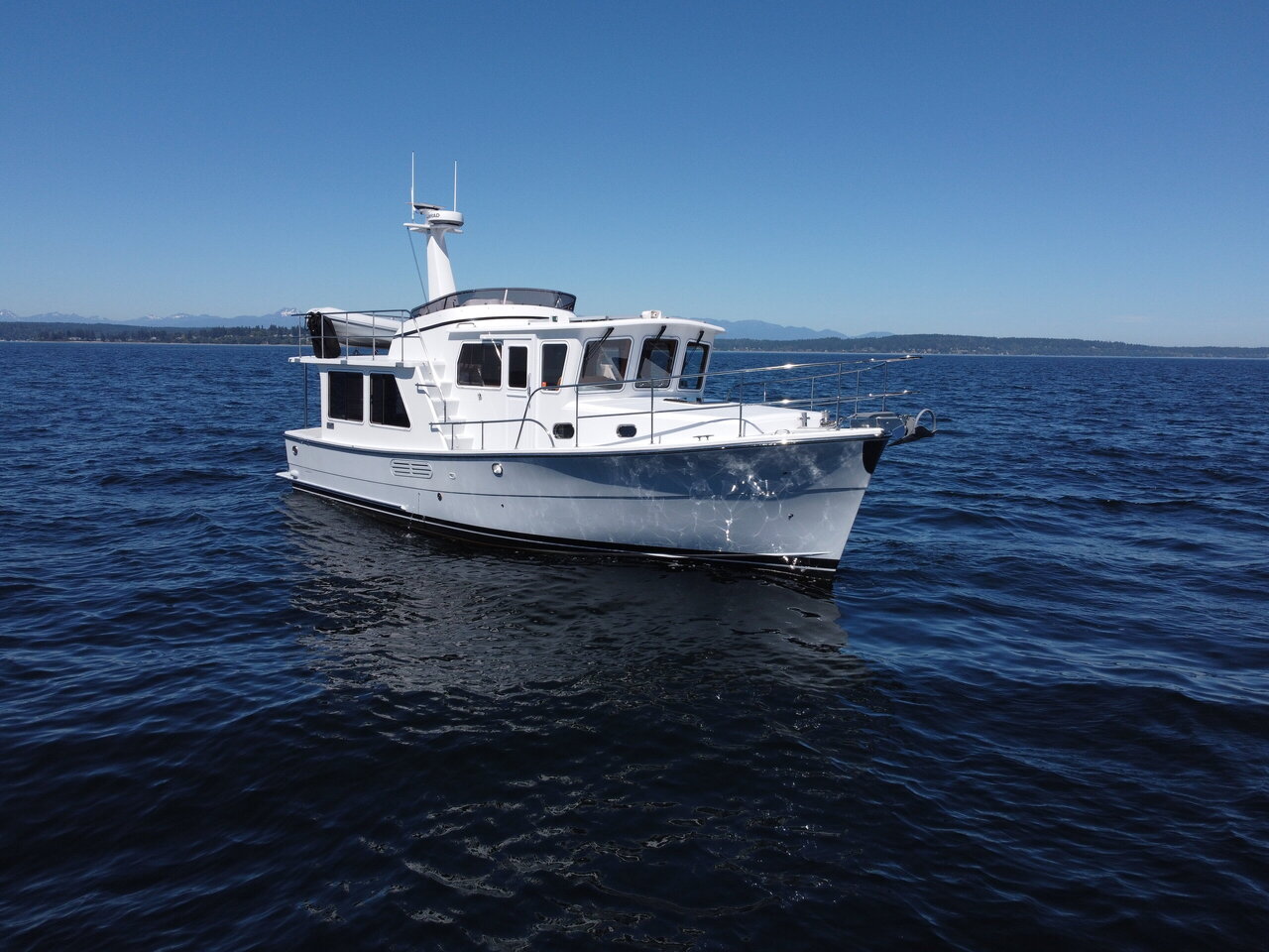 2019 Helmsman Trawlers 38E Pilothouse photo 1