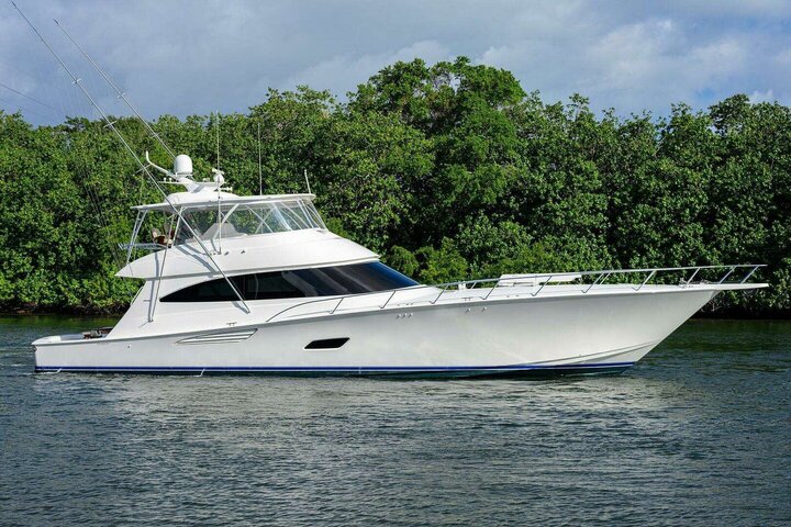 2019 Viking 80' Convertible "Lamplighter"