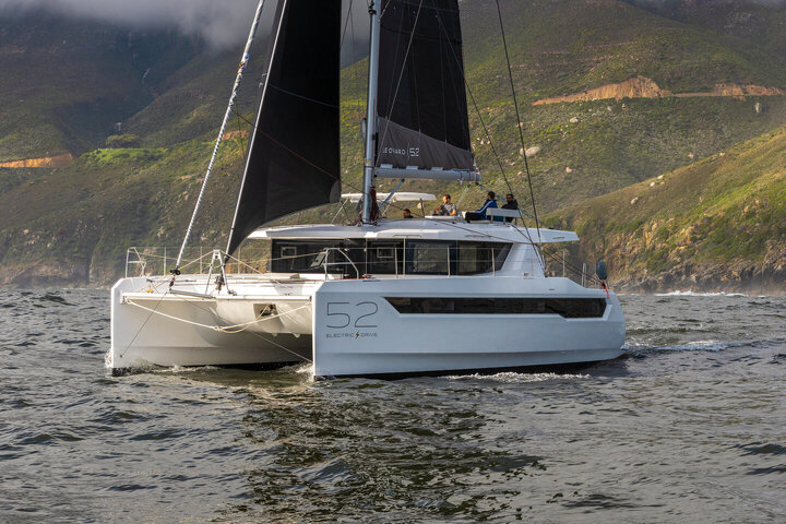 Leopard 52 Hybrid