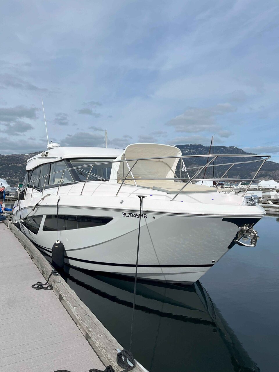 2022 Regal 42 Grande Coupe photo 1