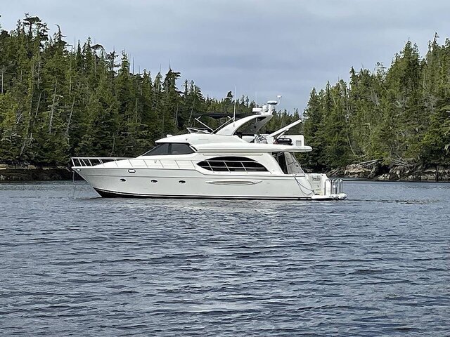 Meridian 580 Pilothouse