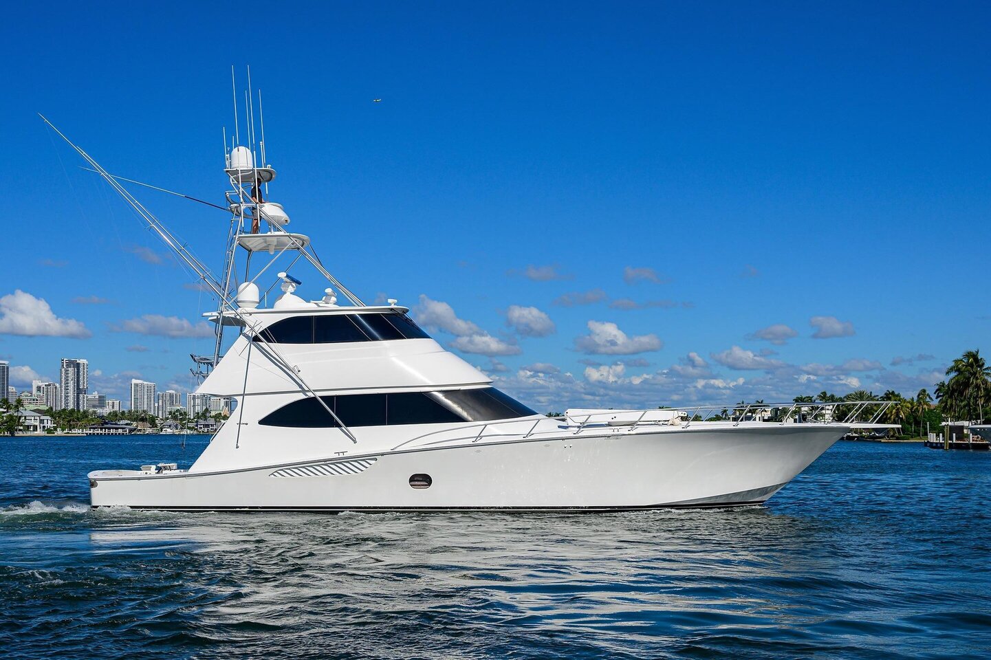 2014 Viking 76' Convertible "Osh It" photo 1