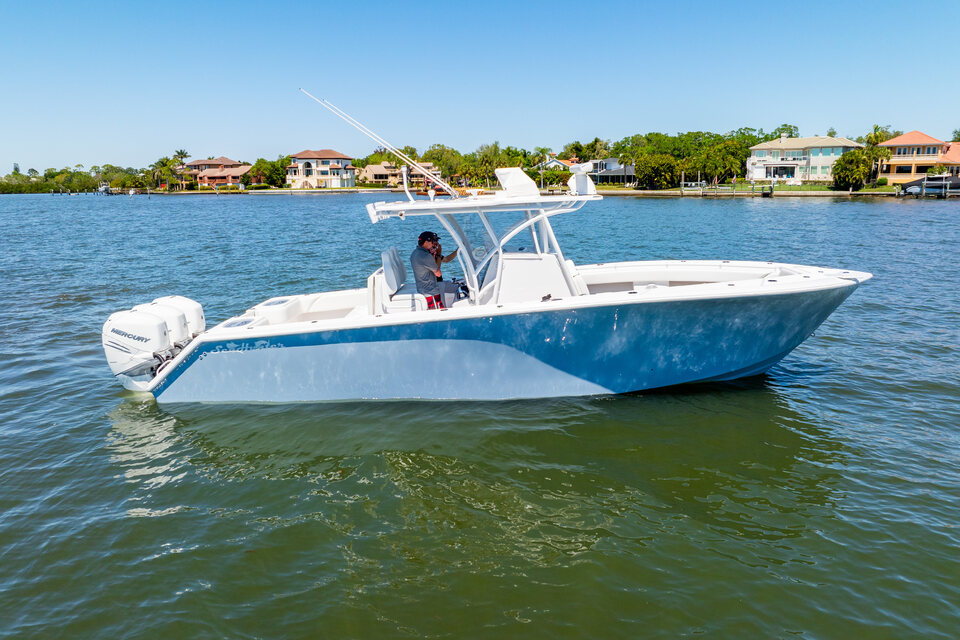 2019 SeaHunter 33 photo 1