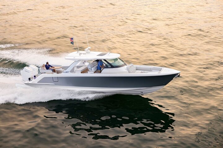 Tiara 43 LS