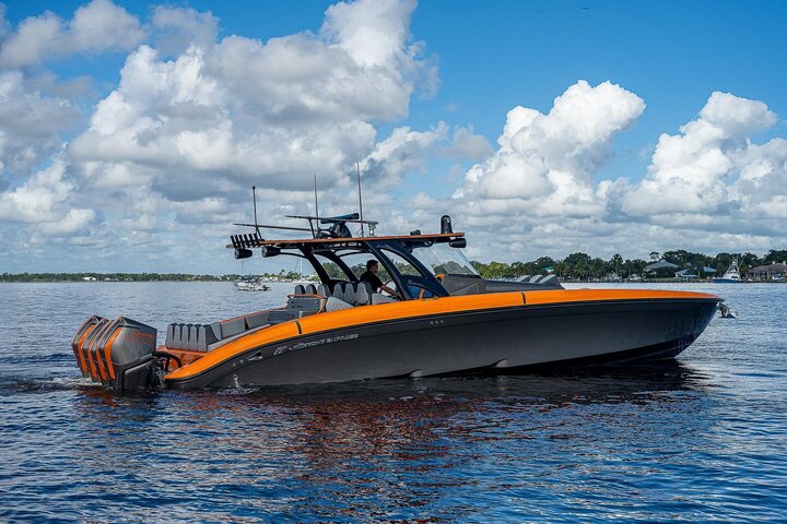 2022 Midnight Express 43 Solstice