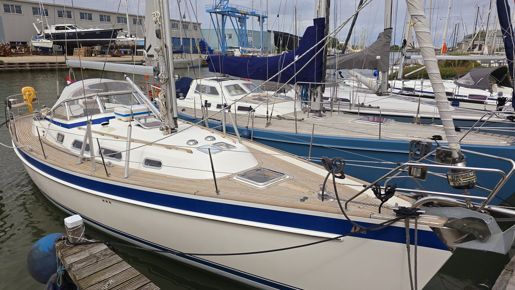 2009 Hallberg-Rassy 40 photo 1