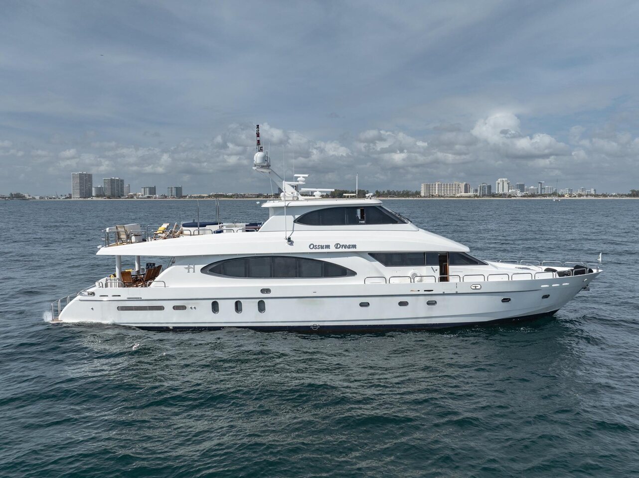 2005 Hargrave 96' Skylounge "Ossum Dream" photo 1