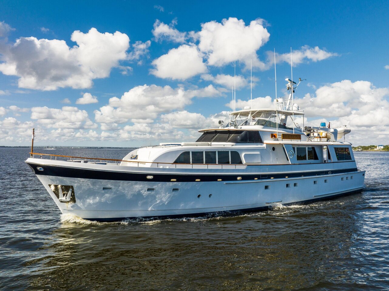 1985 Choey Lee 90’ Motor Yacht "Triology" photo 1