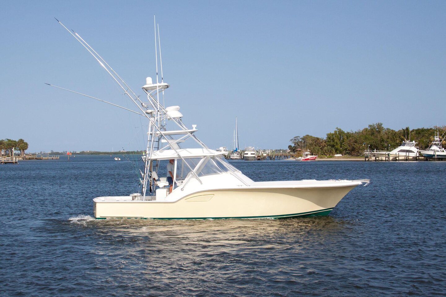 2009 Out Island 38' Custom Express photo 1