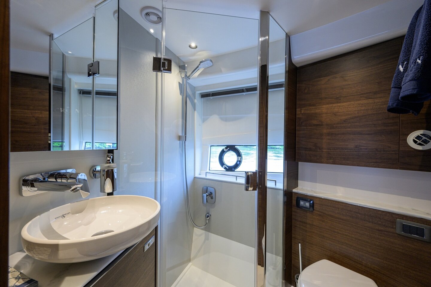 2024 Princess V50 "Crown" photo 20