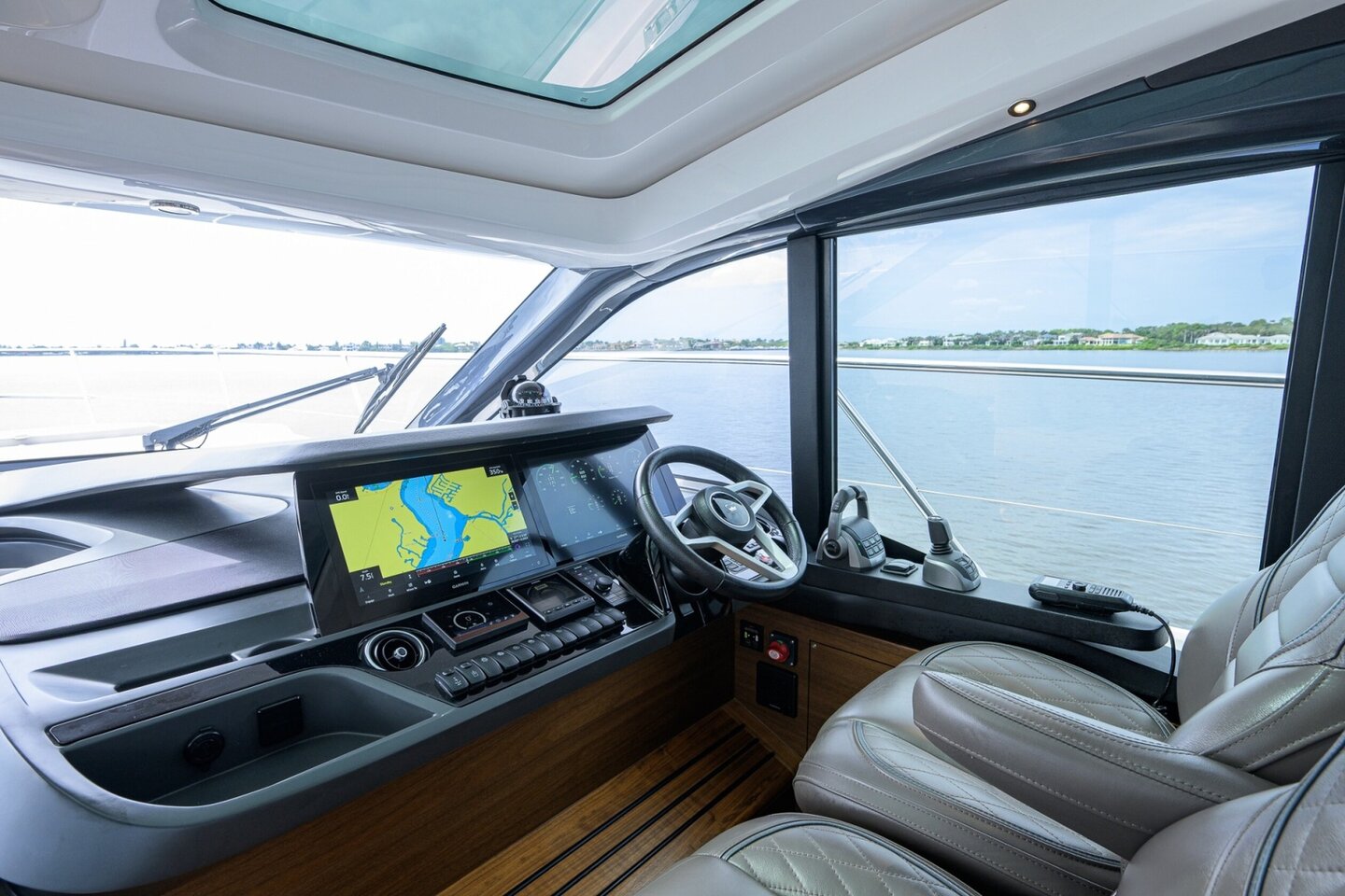 2024 Princess V50 "Crown" photo 31