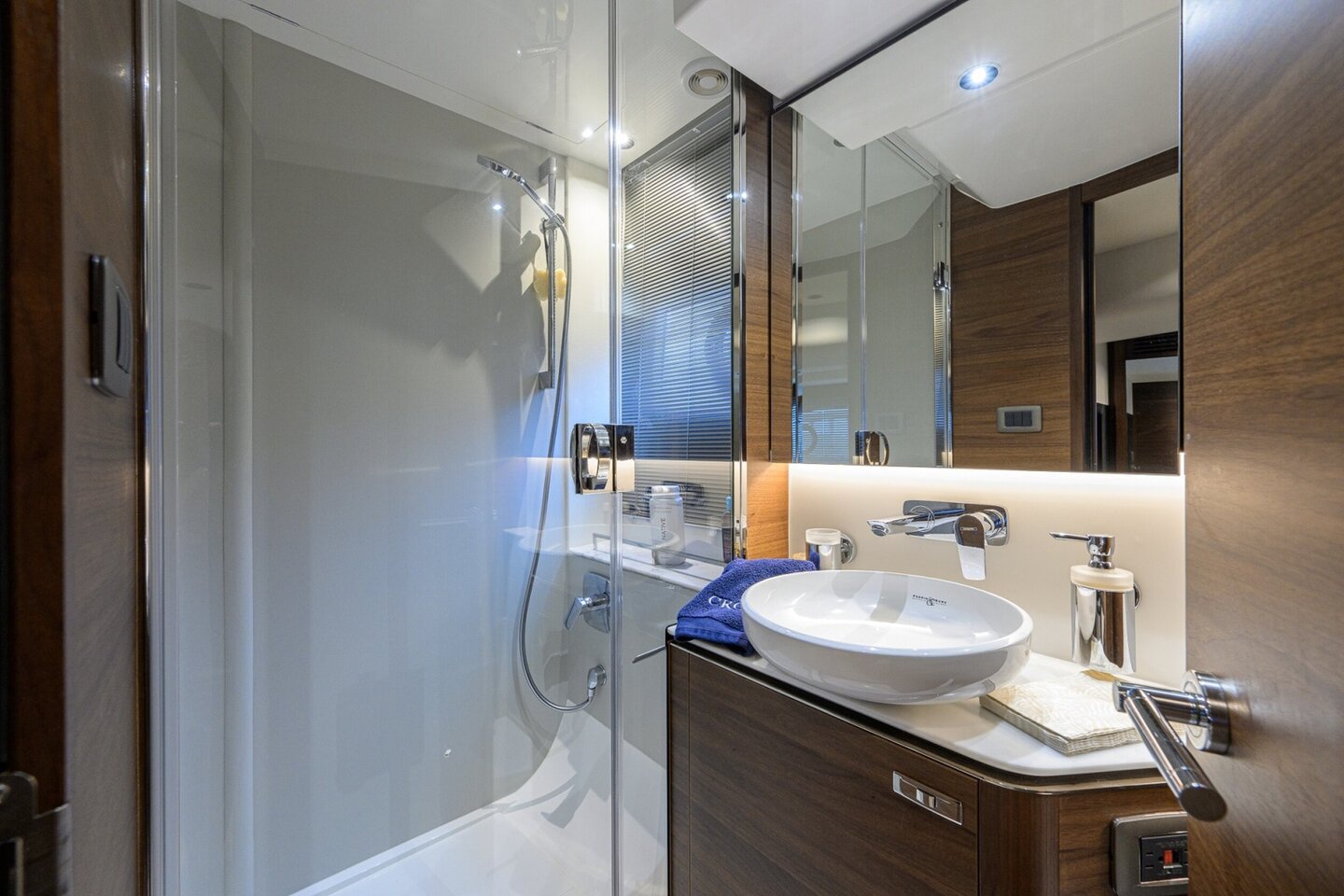 2024 Princess V50 "Crown" photo 34