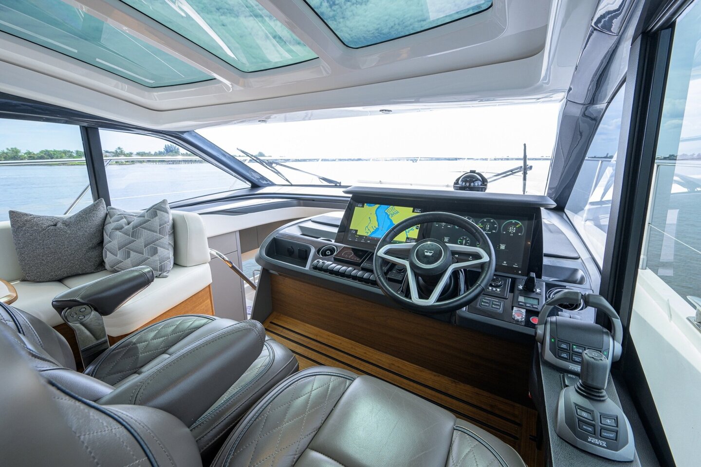 2024 Princess V50 "Crown" photo 36